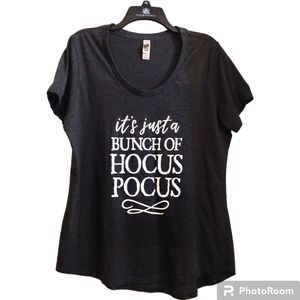Women's Halloween Hocus Pocus T-shirt Black curved hem size 1 EUC (mc)